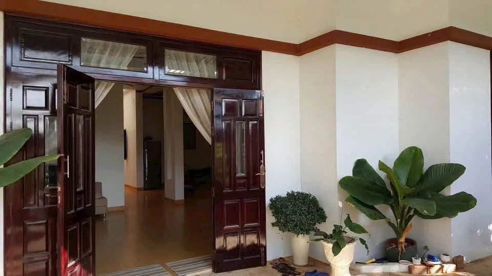 Bán biệt thự mặt tiền 200m2 Phan Thiết 3.8 tỷ - Ảnh thu nhỏ 2