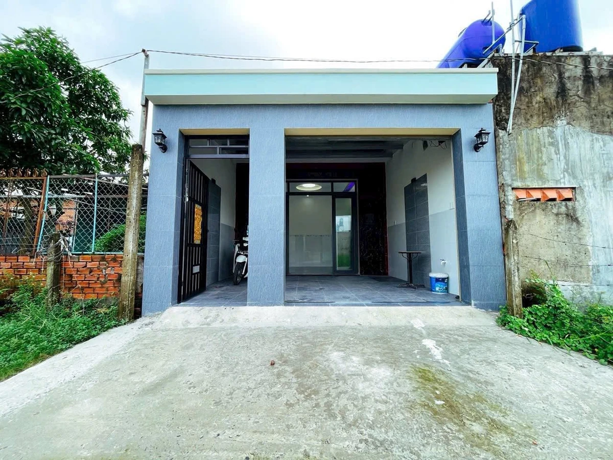 Bán nhà 5x18m thổ cư 2 phòng ngủ gần chợ Cây Dương, Đức Hòa Hạ giá 1,65 tỷ - Ảnh 1