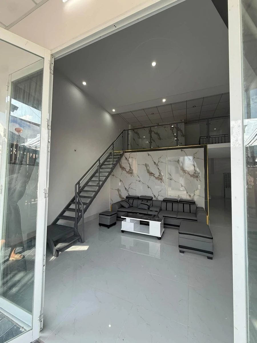 Bán nhà 3 phòng ngủ 113.9 m² gần trường Nguyễn Thị Minh Khai - Ảnh thu nhỏ 3