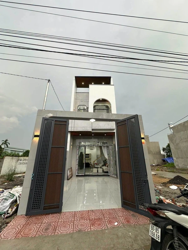 Bán nhà 1 trệt 1 lầu 85m2 Trảng Dài Đồng Nai 3,69 tỷ