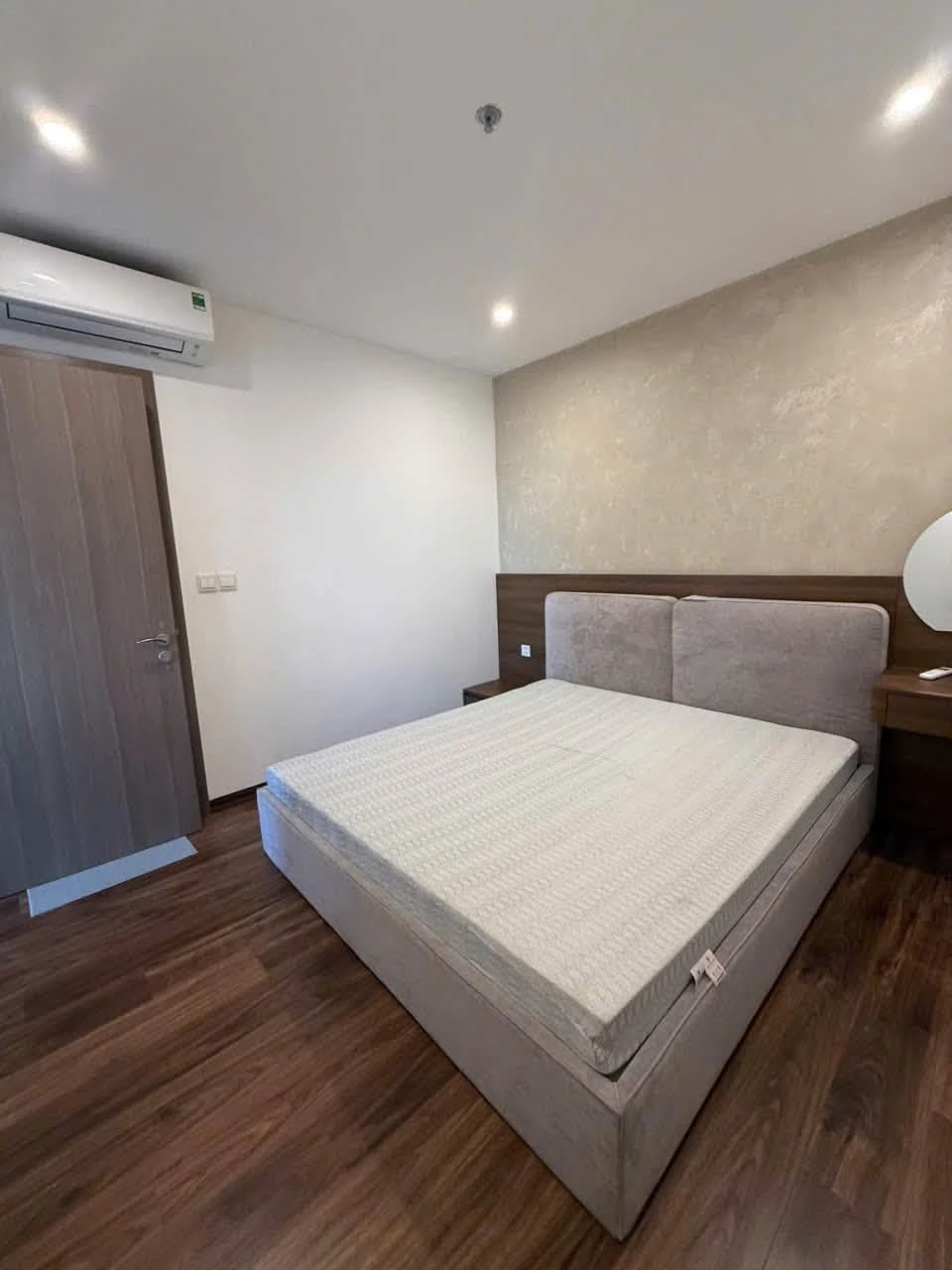 Cho thuê căn góc 3PN chung cư Vinhomes Quang Trung 80m2 - Ảnh 1