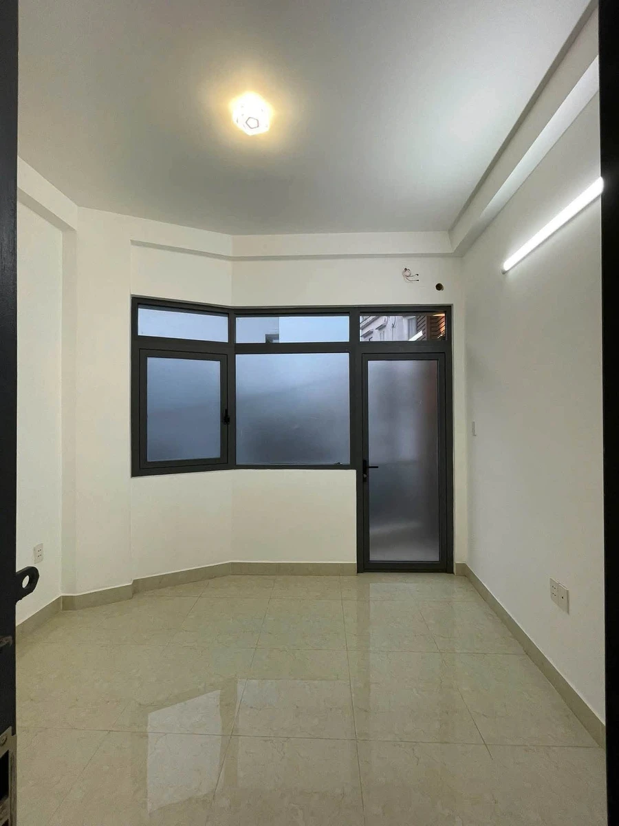 Bán nhà 4PN, 3WC, 40m² trung tâm Quận 6 - Ảnh thu nhỏ 3