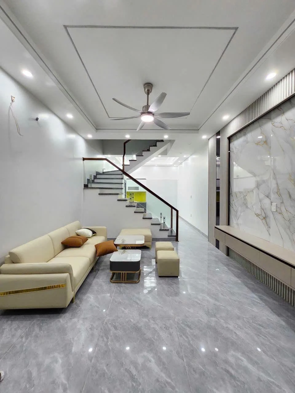 Bán nhà 4 tầng Lũng Đông 42m2, 5PN, trên 3 tỷ - Ảnh 1