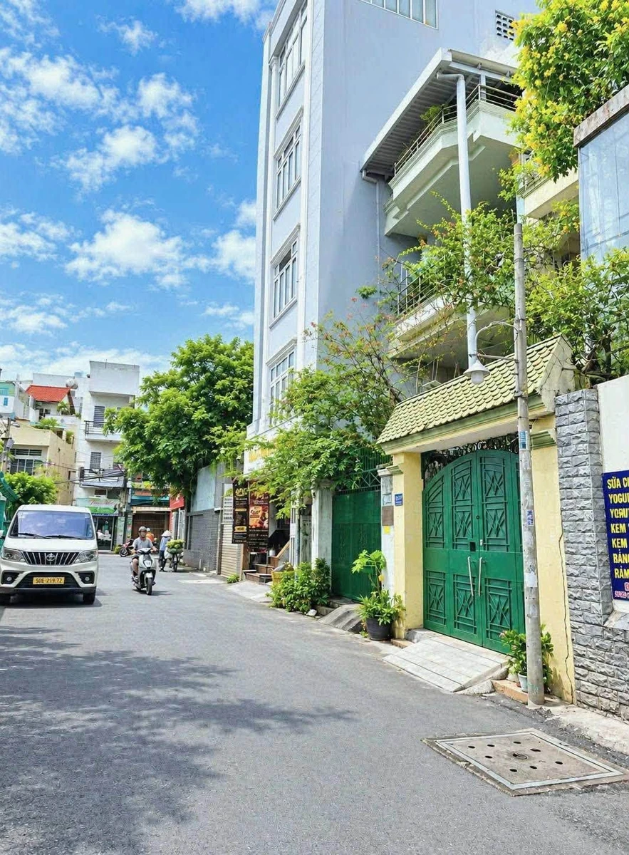 Bán tòa nhà 6 tầng + hầm 110m² 27 CHDV dòng tiền 120 triệu/tháng, góc Ung Văn Khiêm, Bình Thạnh - Ảnh 1