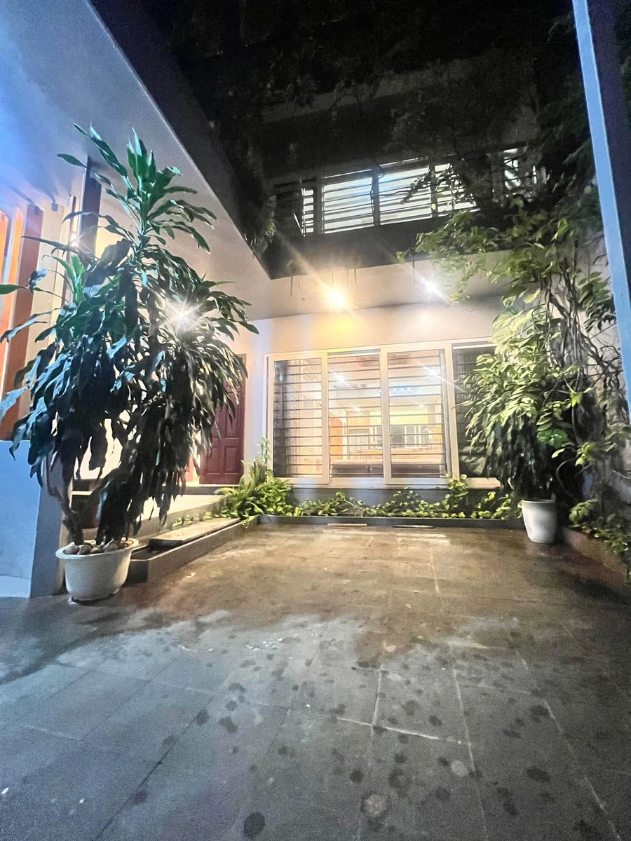 Cho thuê nhà 3 tầng, 4 phòng ngủ 150m² Thạch Bàn 22 triệu/tháng - Ảnh 1