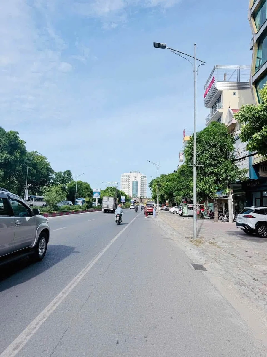 Cho thuê nhà 5 tầng mặt đường Trần Phú, 500m², 25 triệu/tháng - Ảnh 1