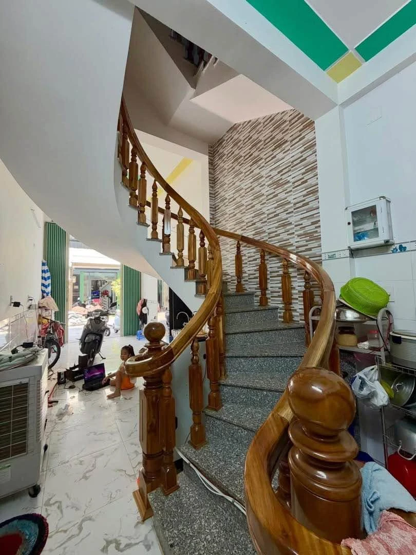 Bán nhà 2,5 tầng mặt tiền Nguyễn Hữu Tiến Quy Nhơn 45m2 - Ảnh thu nhỏ 2