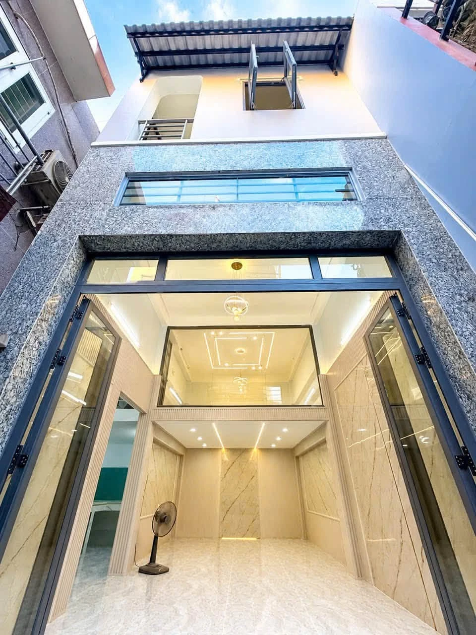Bán nhà 4 tấm Quận 4, 39m2, 4 tỷ 599 triệu - Ảnh 1