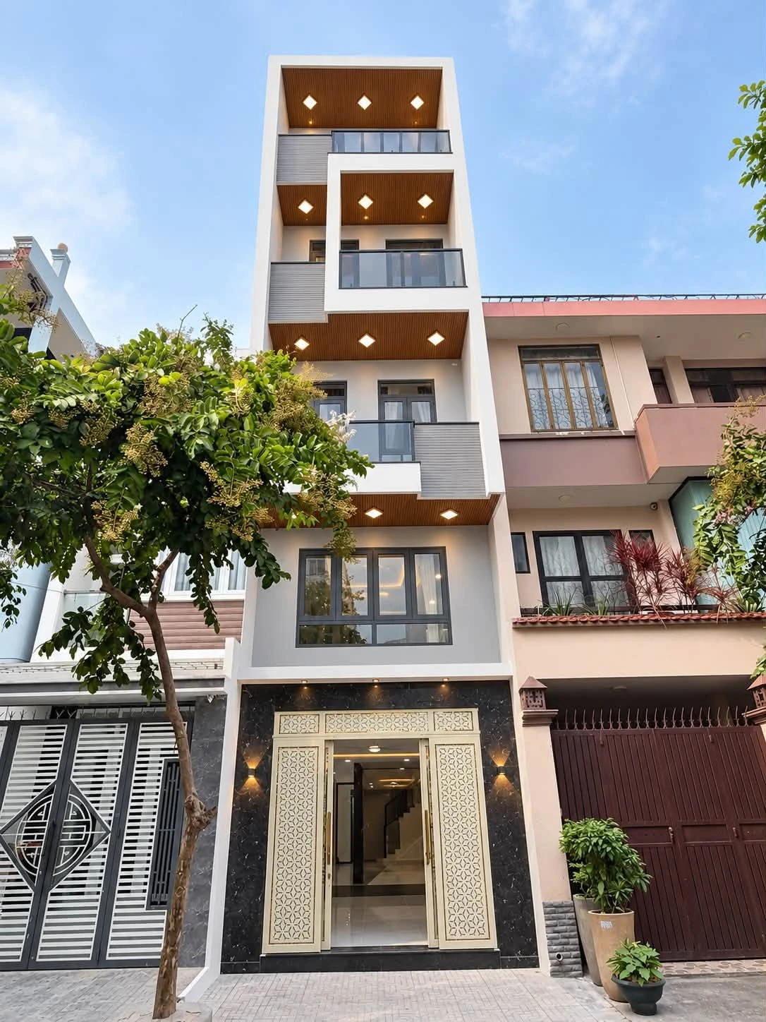 Bán nhà Lê Cao Lãng, Phú Thọ Hòa, Tân Phú, 4x18m, 5 tầng, 13 tỷ - Ảnh 1