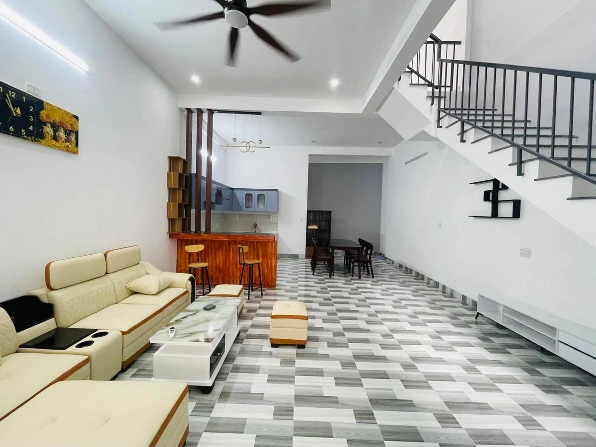 Bán nhà 2 tầng 3PN 99m² Bà Triệu 2,19 tỷ - Ảnh 1