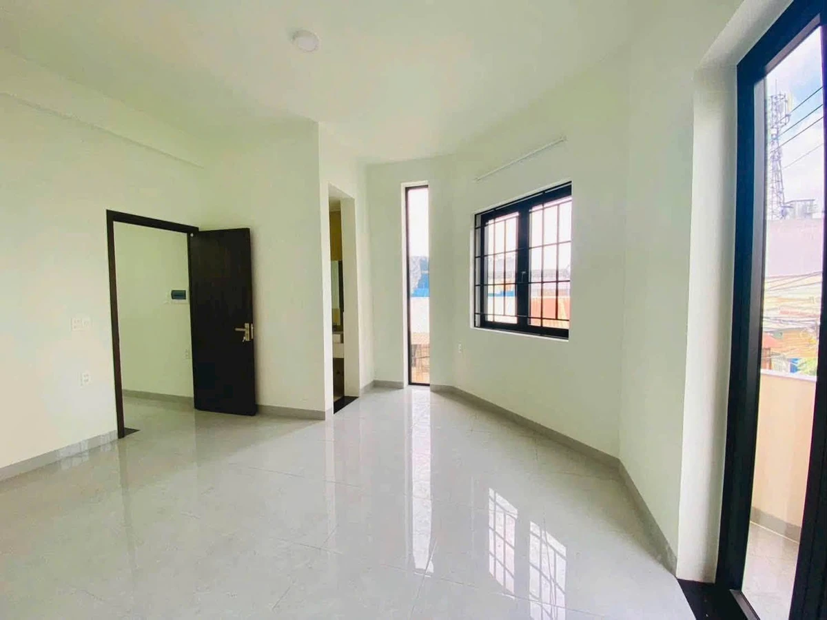 Bán nhà góc 2 mặt tiền 3 tầng 104,6m² Long Trường, Thủ Đức – 6,5 tỷ - Ảnh thu nhỏ 3