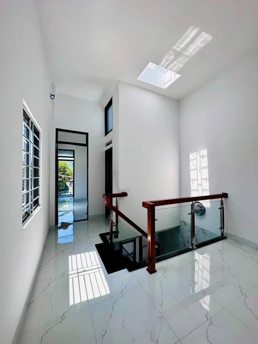 Bán nhà hẻm Trần Quốc Toản, Quy Nhơn, 46,6m2, 3PN 2WC, giá 2,4 tỷ - Ảnh thu nhỏ 2