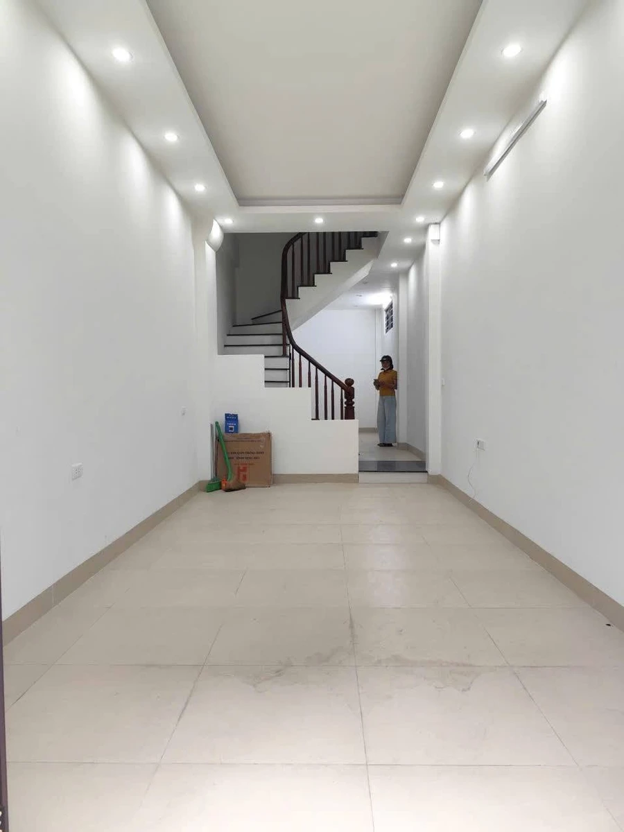 Bán nhà 5 tầng 50m² 6 phòng Phố Xốm Bình Chánh - Ảnh thu nhỏ 2