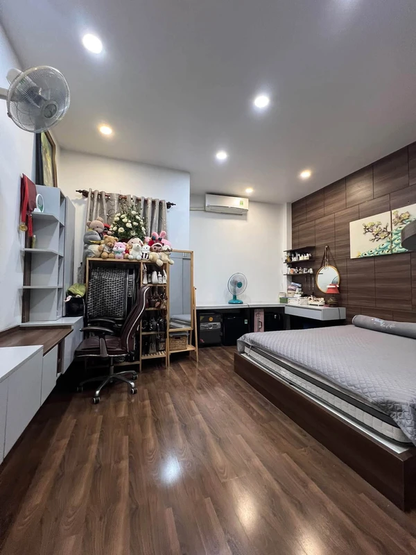 Bán nhà 3 tầng 4PN đường số 6, Bình Tân, 4.5x17, giá hơn 5 tỷ