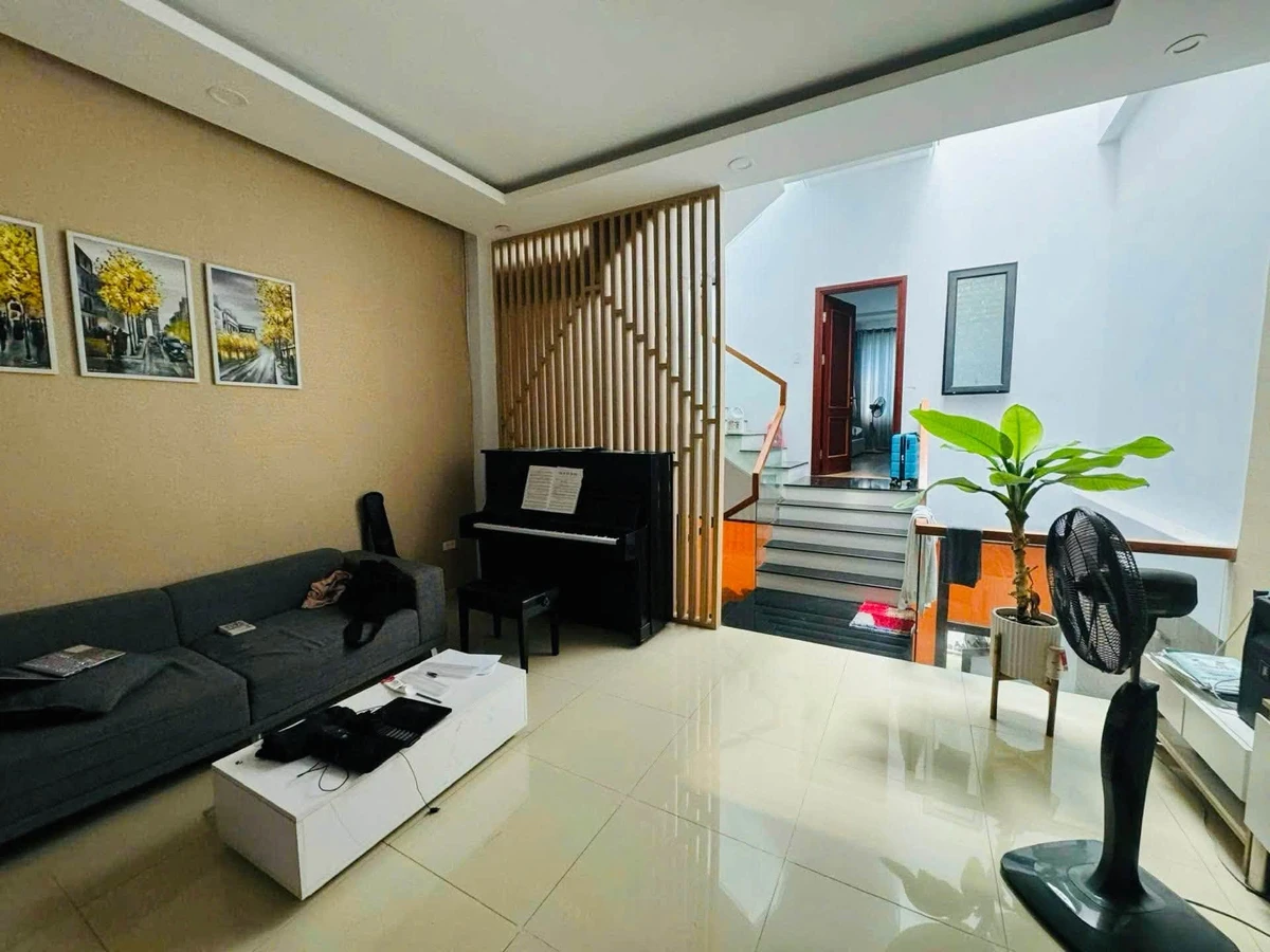 Bán nhà mặt tiền Huỳnh Tấn Phát 100m2, 3 tầng, giá hơn 13 tỷ - Ảnh 1