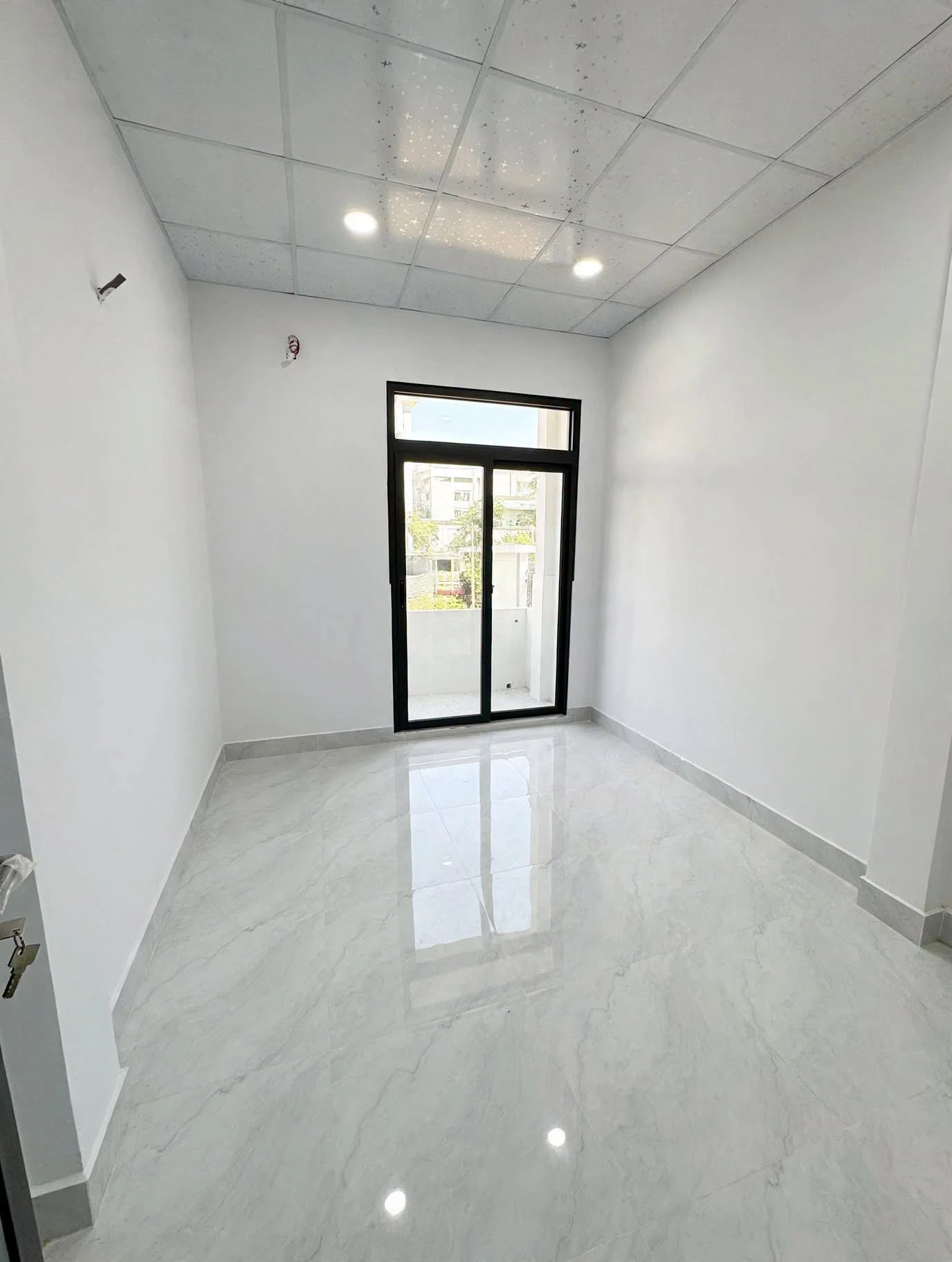 Bán nhà 2 tầng 35m² đường 3 Tháng 2, Quận 10 - 6,3 tỷ - Ảnh 1
