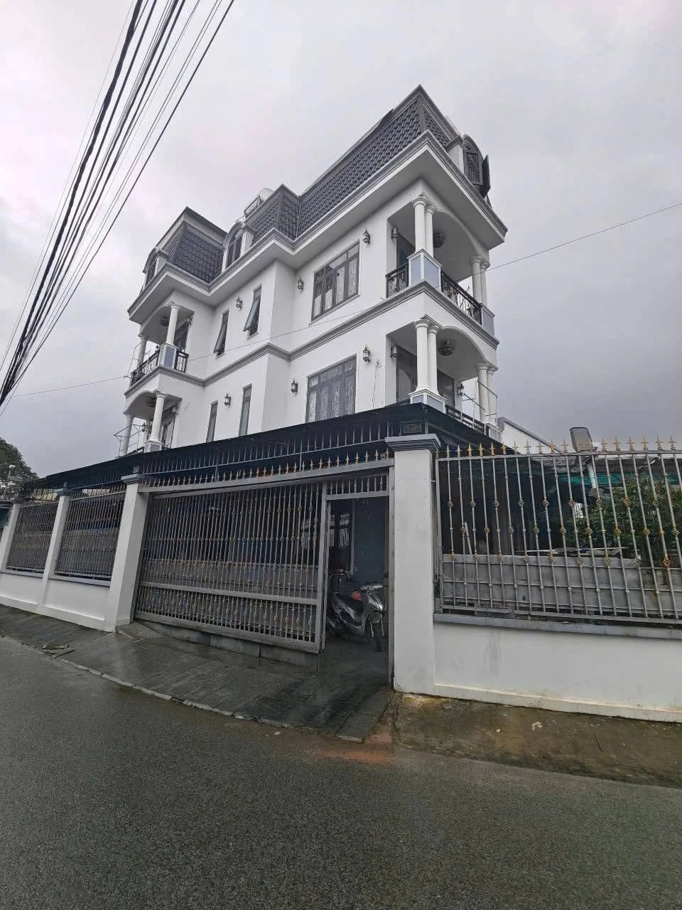 Bán nhà góc 2 mặt tiền 131m2 sổ riêng, nở hậu, phường Chánh Hiệp, 3,7 tỷ - Ảnh 1