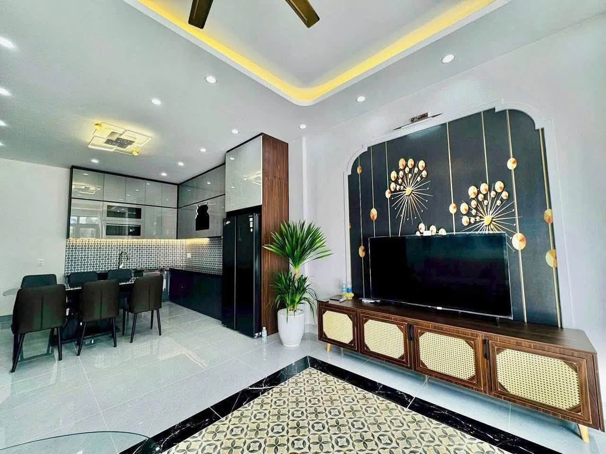 Bán nhà 3 tầng gara ô tô full nội thất Thuỷ Xuân Huế 240m² 3.25 tỷ - Ảnh thu nhỏ 2