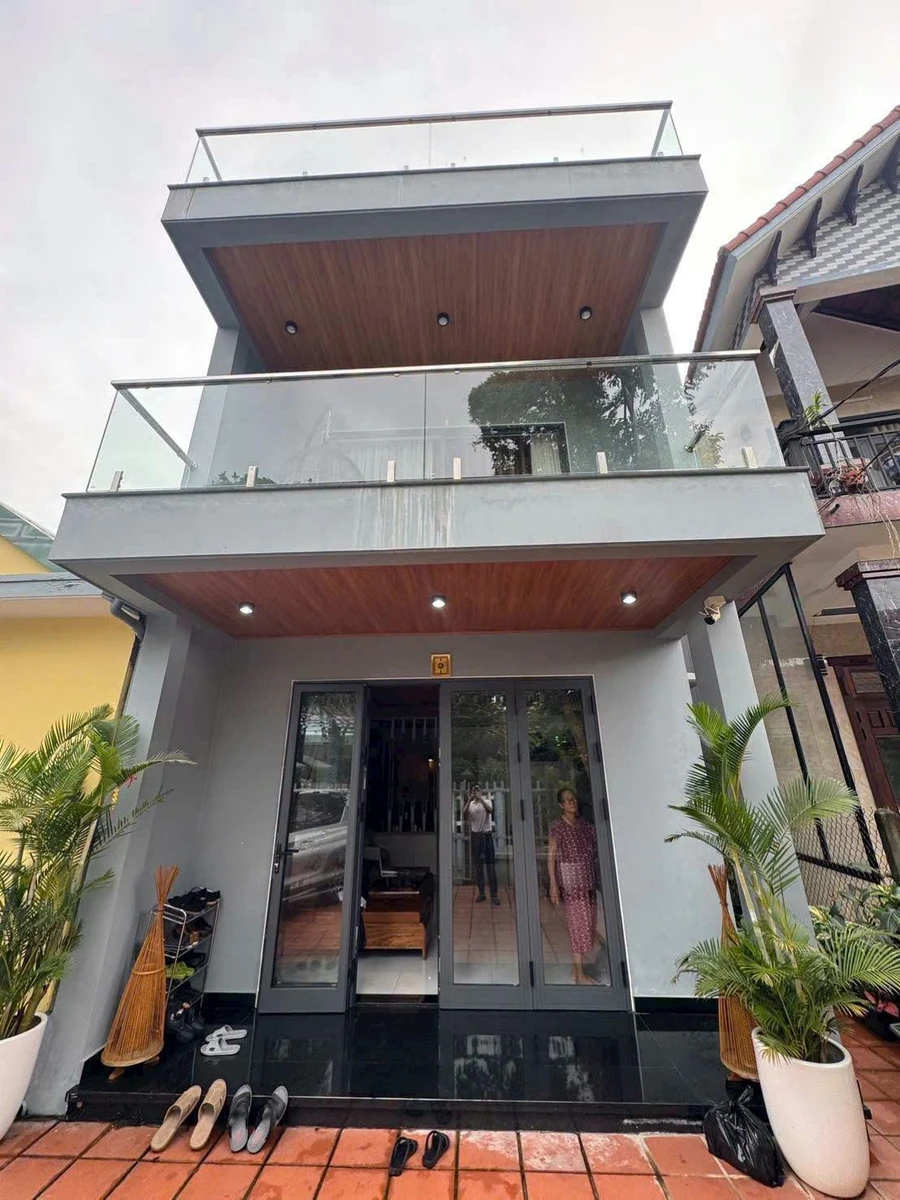 Bán nhà 3 tầng mới + nhà rường gỗ 327m² Quận 1 - Ảnh thu nhỏ 5