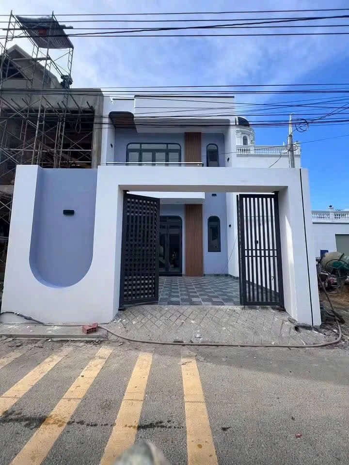 Nhà bán 1 trệt 1 lầu 3PN 65m² Bến Cát Bình Dương, 2 tỷ 5 - Ảnh 1