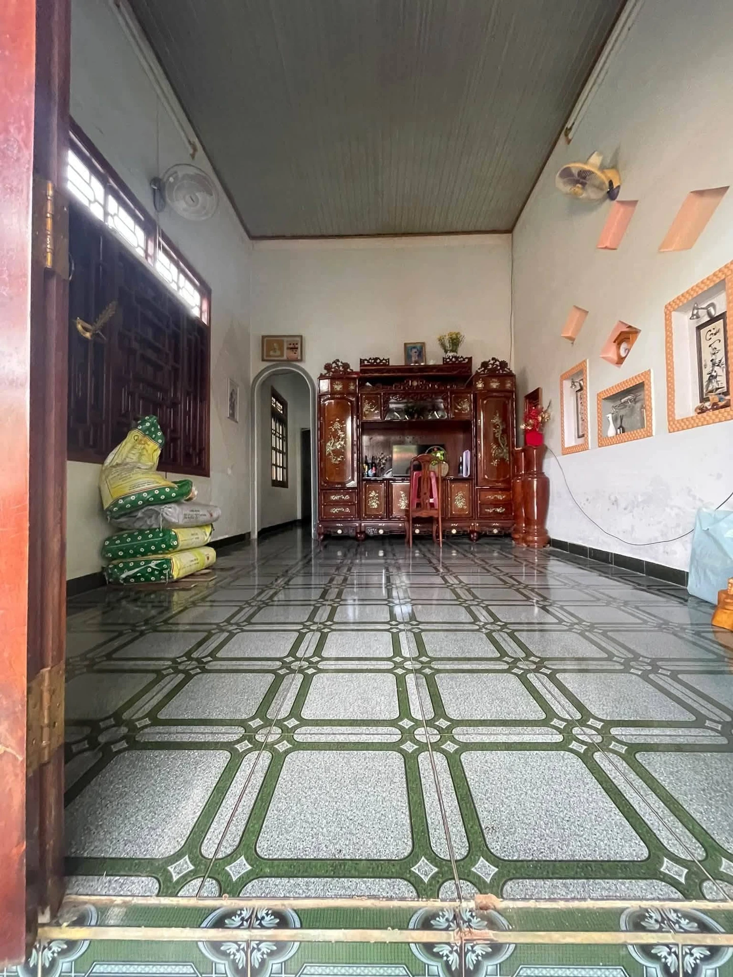 Bán nhà 3PN ngã cấp 4 cách ĐHTN 300m, 140m2, 2 tỷ 199 triệu - Ảnh 1