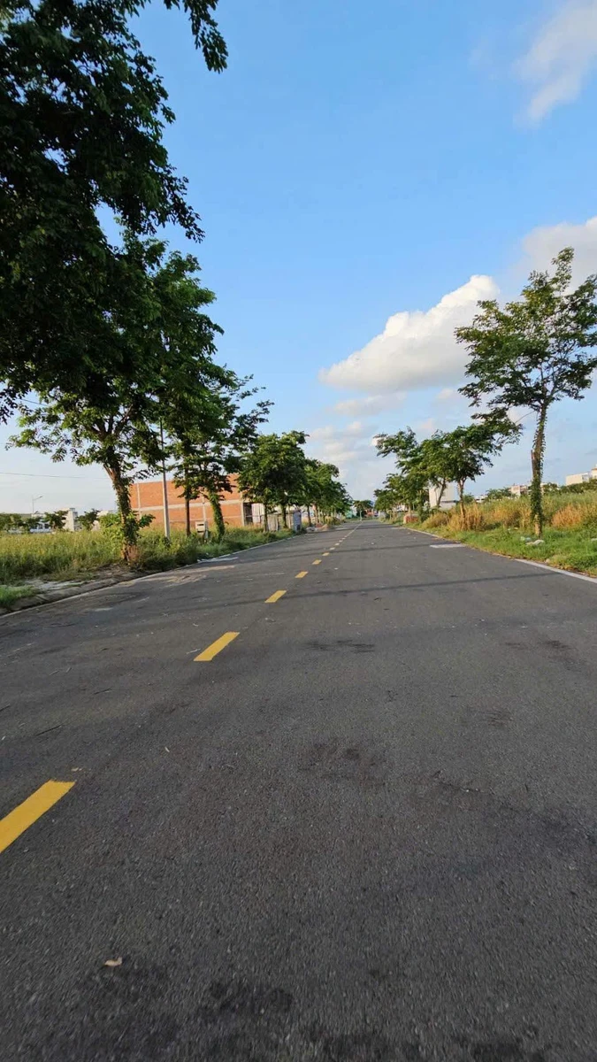 Bán nền đất 5x19,8m Khu Vincom Thủ Đức, gần Vincom, sổ sẵn - Ảnh thu nhỏ 2