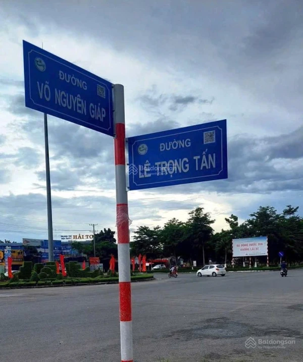 Cặp nền hiếm mặt tiền Lê Trọng Tấn kế bên Võ Nguyên Giáp