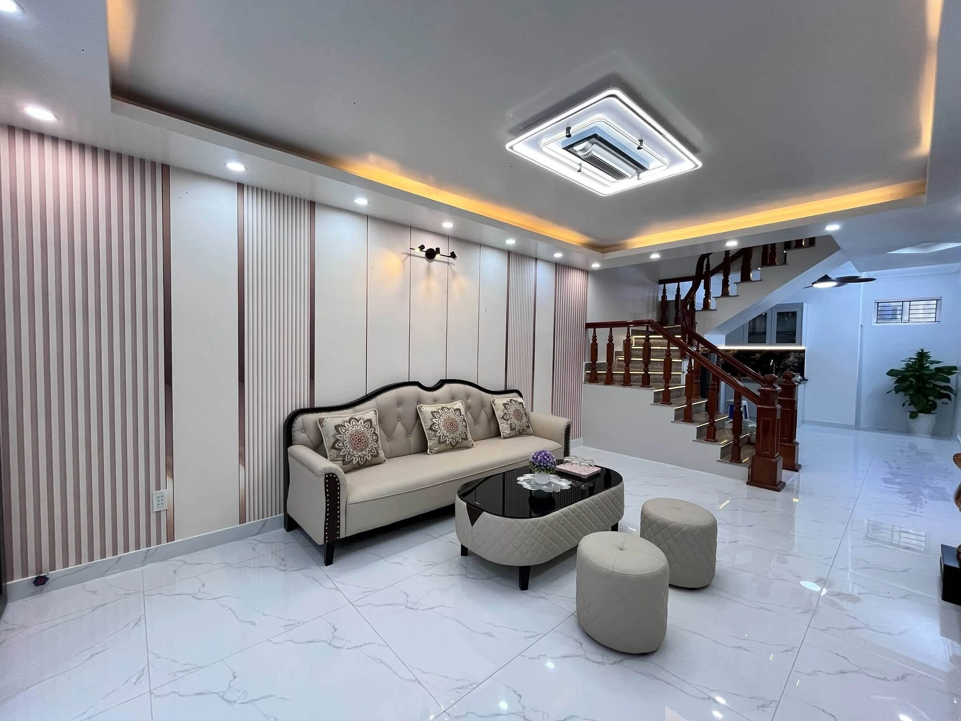 Bán nhà 3 tầng 52m² 3 phòng ngủ Thiên Lôi - Ảnh 1