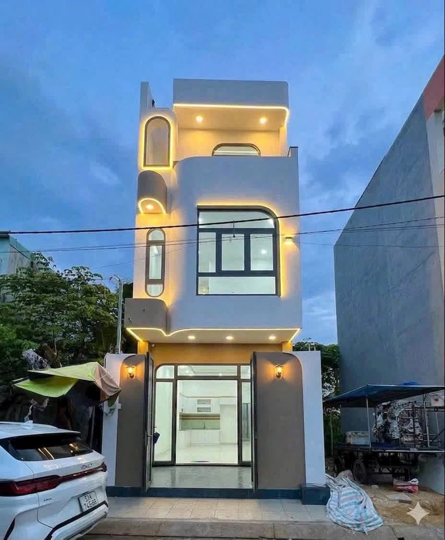 Bán nhà mới xây 3 tầng 1 sân thượng 50m2 đường Nguyễn Xiển gần Vinhomes Grand Park giá 4,5 tỷ - Ảnh 1