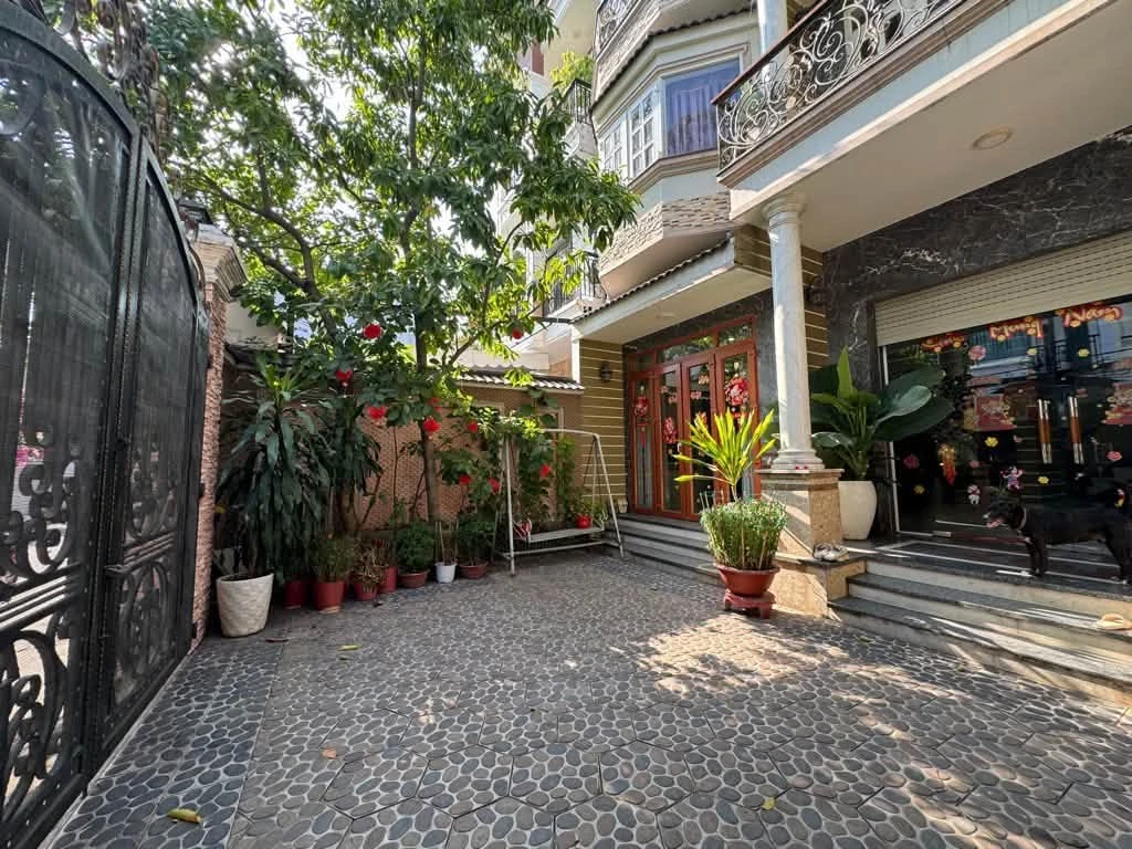 Villa 3 tầng 310m2 tại Nguyễn Duy Trinh, Quận 2 - 24,8 tỷ - Ảnh thu nhỏ 2