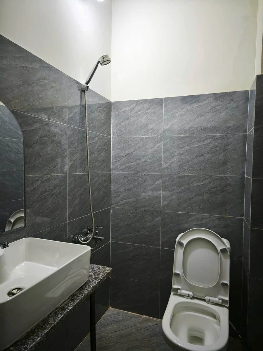 Cho thuê nhà 3 phòng ngủ mặt tiền Nguyễn Xí, Đắk Lắk, 70m2 - Ảnh thu nhỏ 3