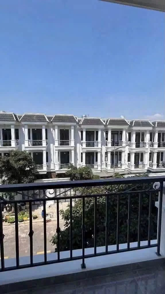 Bán nhà 1 trệt 2 lầu 67.5m² Dĩ An giá 3.65 tỷ - Ảnh 1