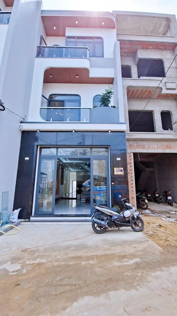 Bán nhà 2 lầu 100m2, 4 phòng ngủ Phường Biên Hòa, 4,8 tỷ - Ảnh 1