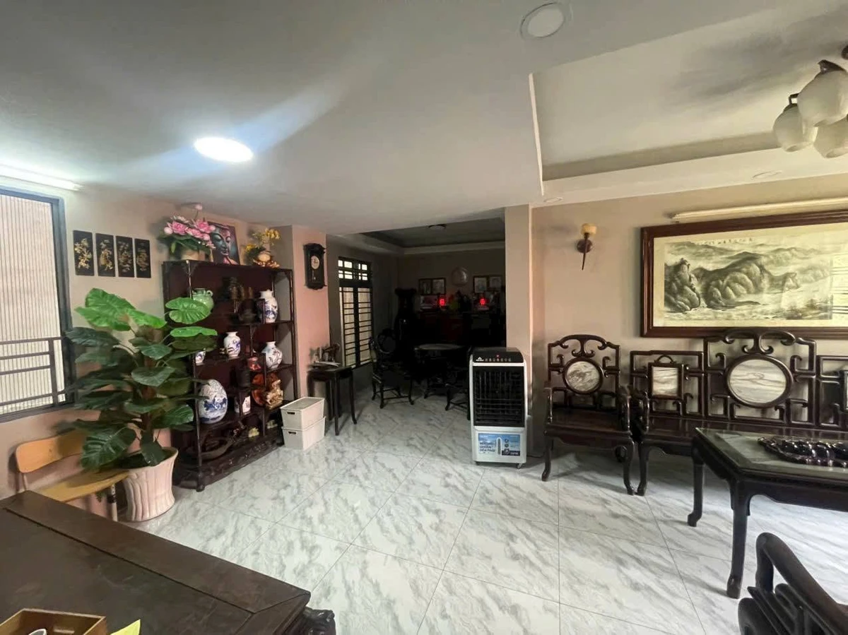 Bán nhà 4 lầu 64m2, 5 phòng ngủ, ô tô vào nhà, khu Dương Quảng Hàm, Gò Vấp, giá hơn 8 tỷ - Ảnh thu nhỏ 3