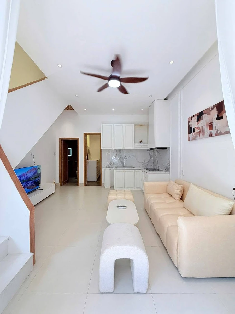 Bán nhà 3 tầng 105 m² gần biển Trần Cao Vân, Nha Trang, 3.95 tỷ - Ảnh 1