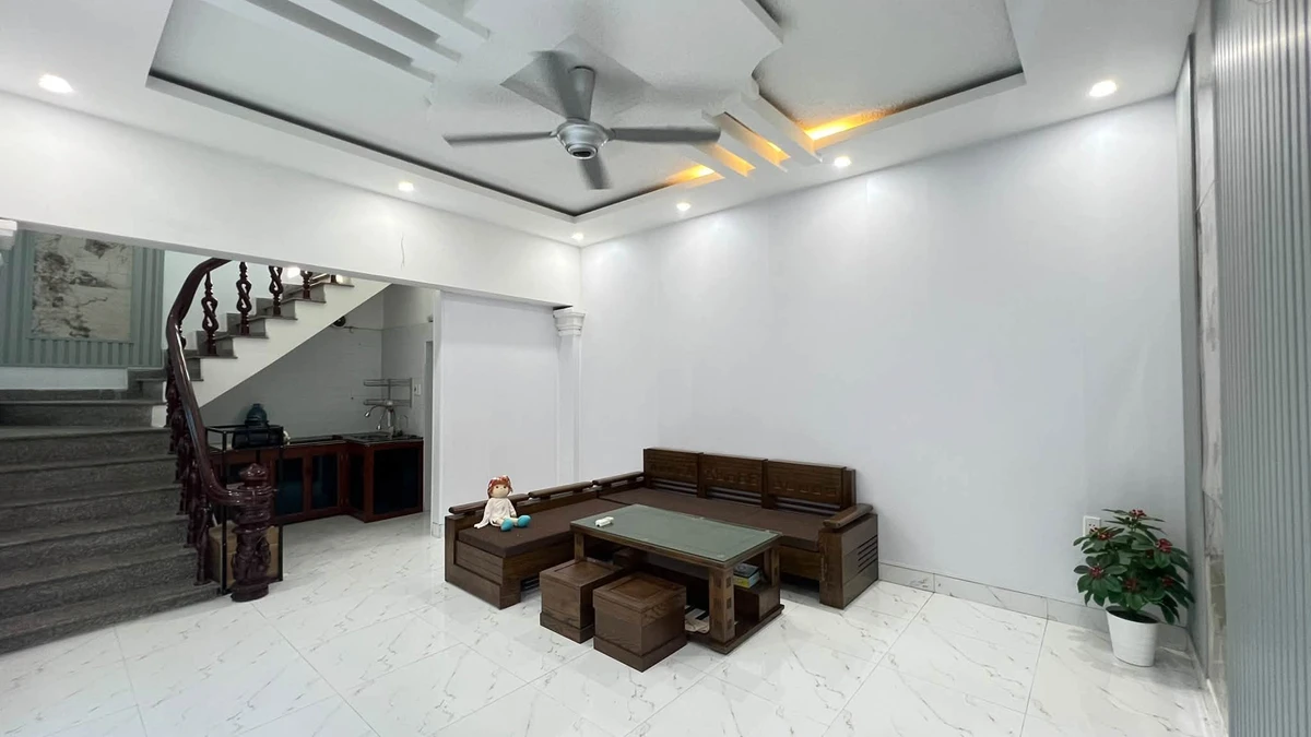 Bán nhà 35m² 4 tầng gần Aeon Mall Tân Bình 2 tỷ - Ảnh 1