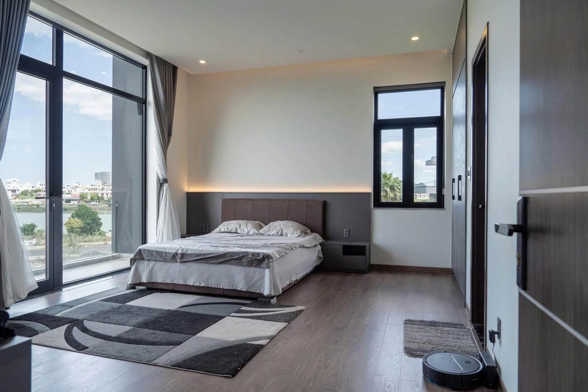 Biệt thự góc 2 mặt tiền Hòa Xuân Đà Nẵng 3PN 284m² 18.3 tỷ - Ảnh 1
