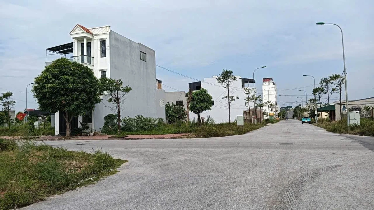 Bán lô đất 85m² mặt tiền 5m Quảng Thành 3 tỷ - Ảnh 1