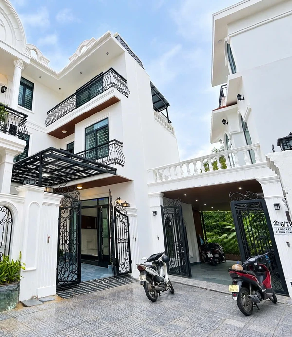Bán nhà 3 tầng tân cổ điển, 4PN, 200m2 Lê Ngô Cát, 4.1 tỷ