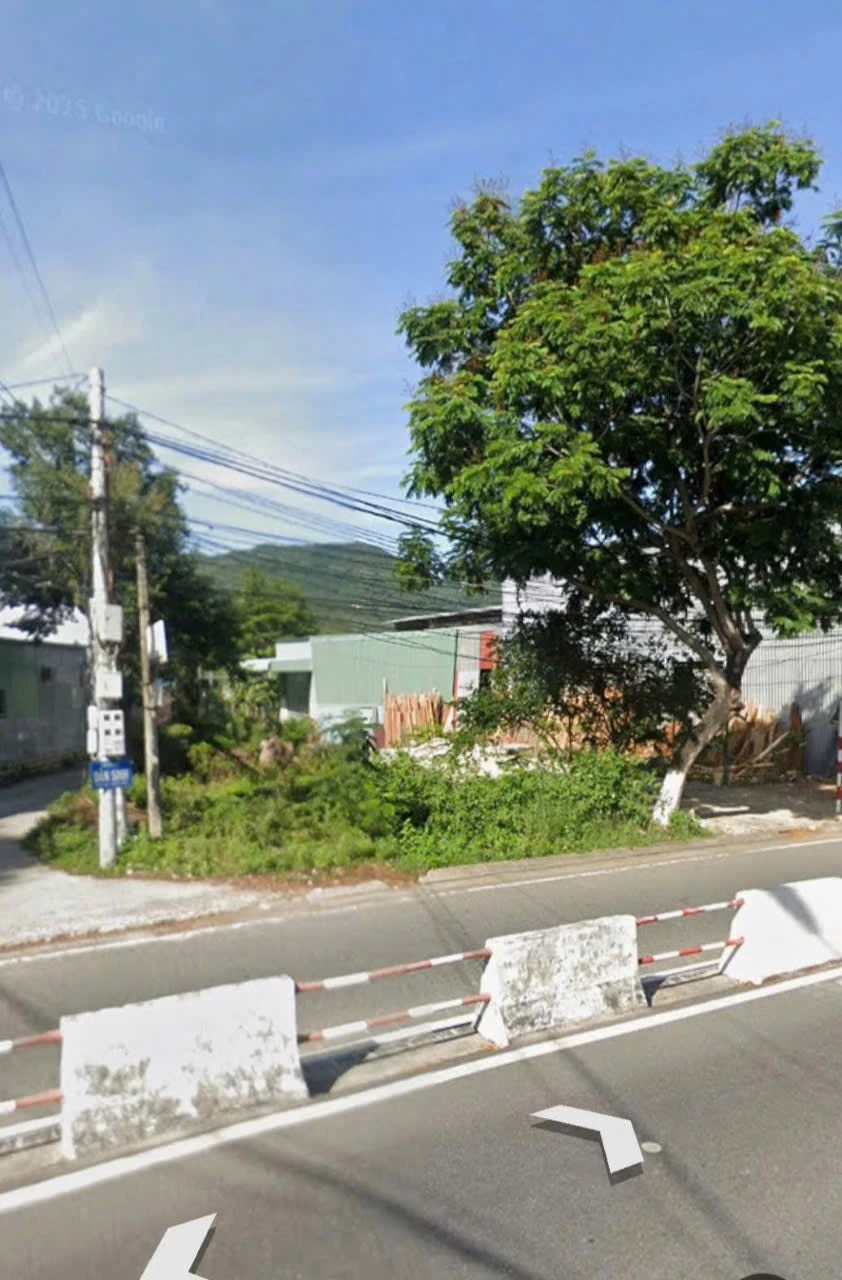 Bán đất mặt tiền Nguyễn Tất Thành 60,9m² giá 2,7 tỷ gần Diamond Bay, Nha Trang - Ảnh 1