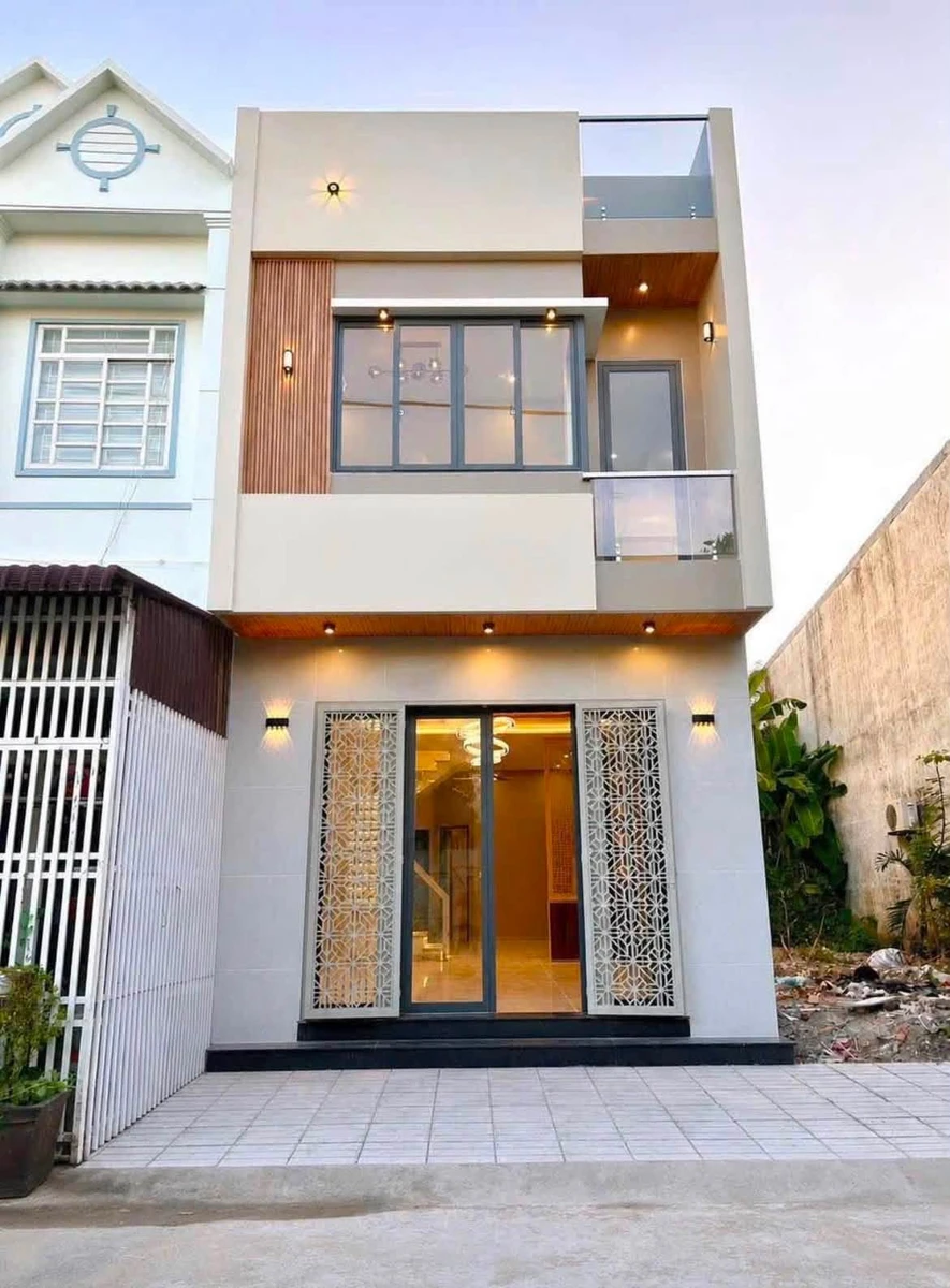 Bán nhà phố 76m² 3 phòng ngủ, mặt tiền Đặng Thái Mai, An Giang - Ảnh 1