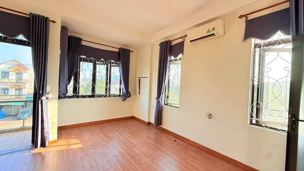 Cho thuê nhà 3 tầng mặt tiền Trường Chinh 100m², 13 triệu/tháng - Ảnh thu nhỏ 5