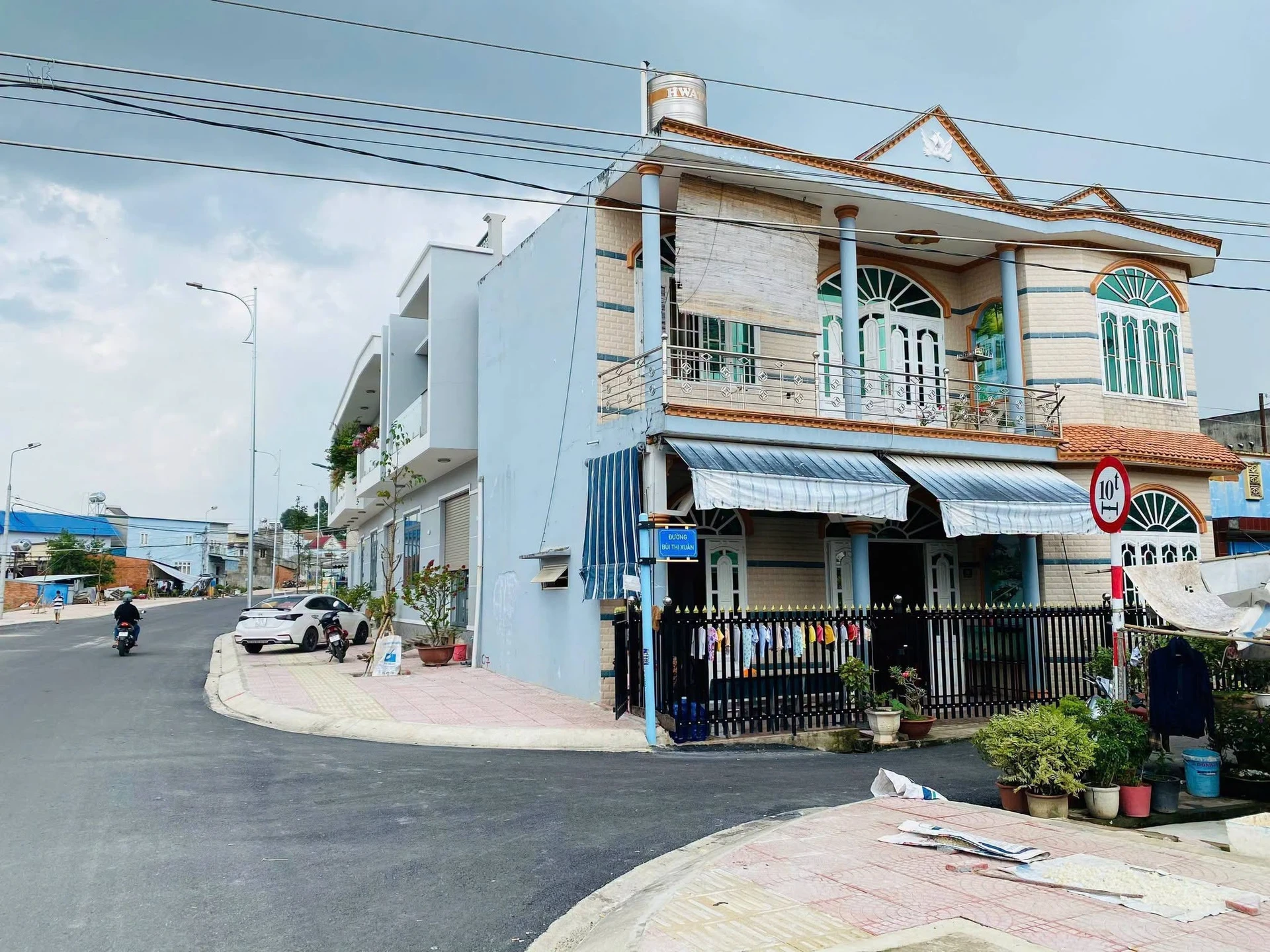 Bán nhà góc 2 mặt tiền Nguyễn Huệ, 126m², 5PN, 4,5 tỷ - Ảnh 1
