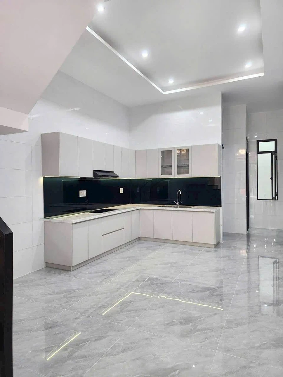 Bán nhà mặt tiền Tố Hữu Quy Nhơn, 80m2, 4PN, 5.4 tỷ - Ảnh thu nhỏ 2