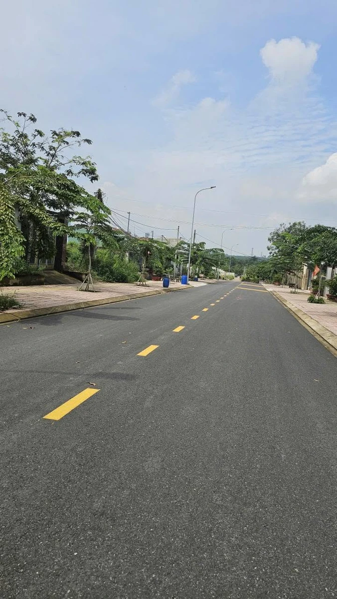 Bán nhà 2 mặt tiền Lý Nam Đế, Trảng Bom, 252m², 1 tỷ 8 - Ảnh 1
