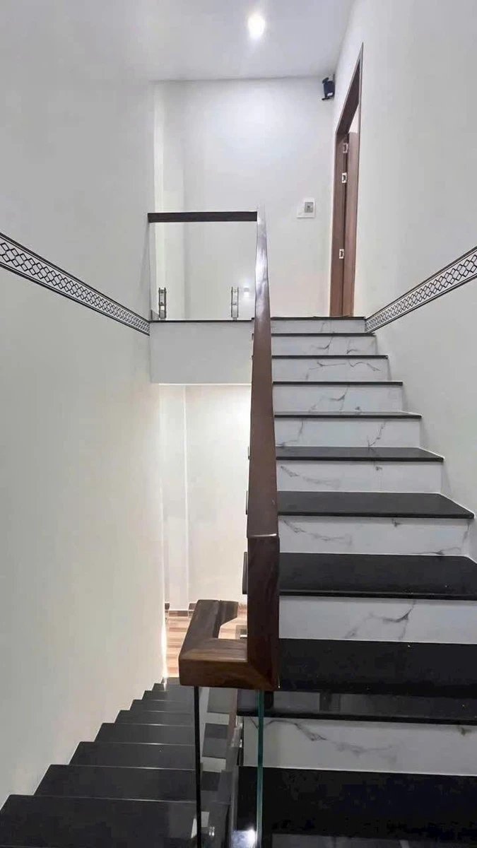 Bán nhà 7PN 7WC 75,7m² mặt tiền Văn Cao Q.1 - 3 tỷ 880 - Ảnh thu nhỏ 5