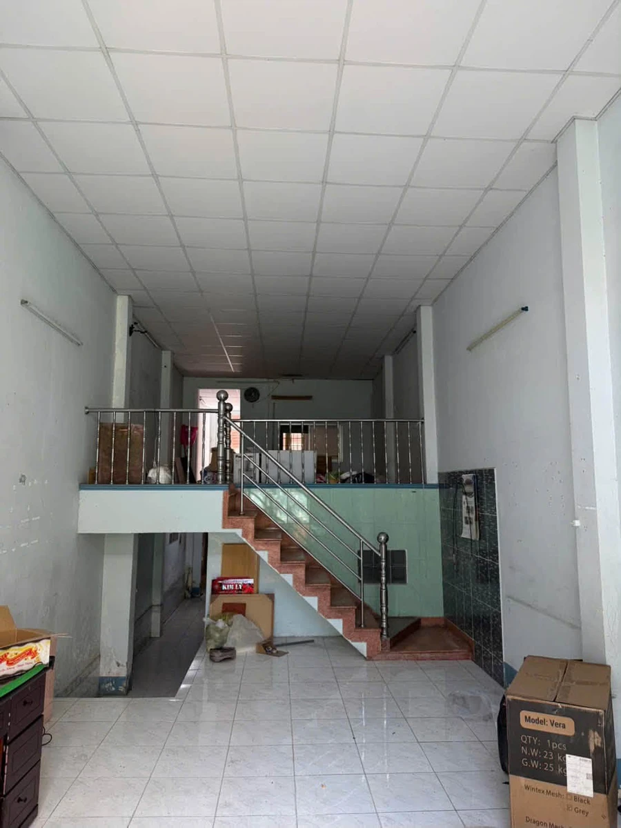 Nhà cho thuê mặt tiền Quốc Lộ 50, 4PN 3WC, 200m² - Ảnh thu nhỏ 5