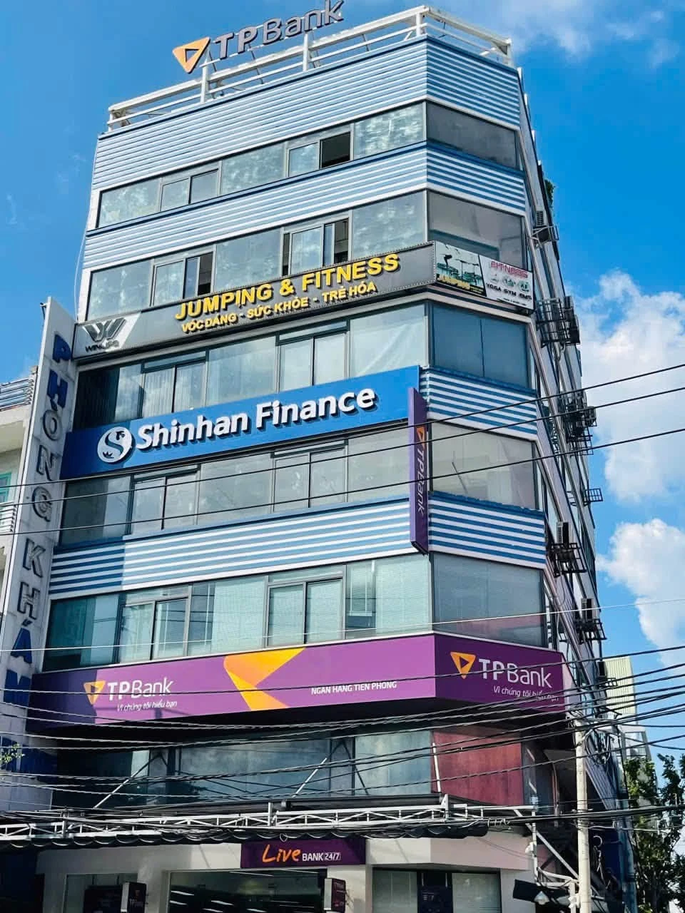 Bán tòa nhà 8 tầng góc 2 mặt tiền Lê Văn Quới 323m² - Ảnh 1