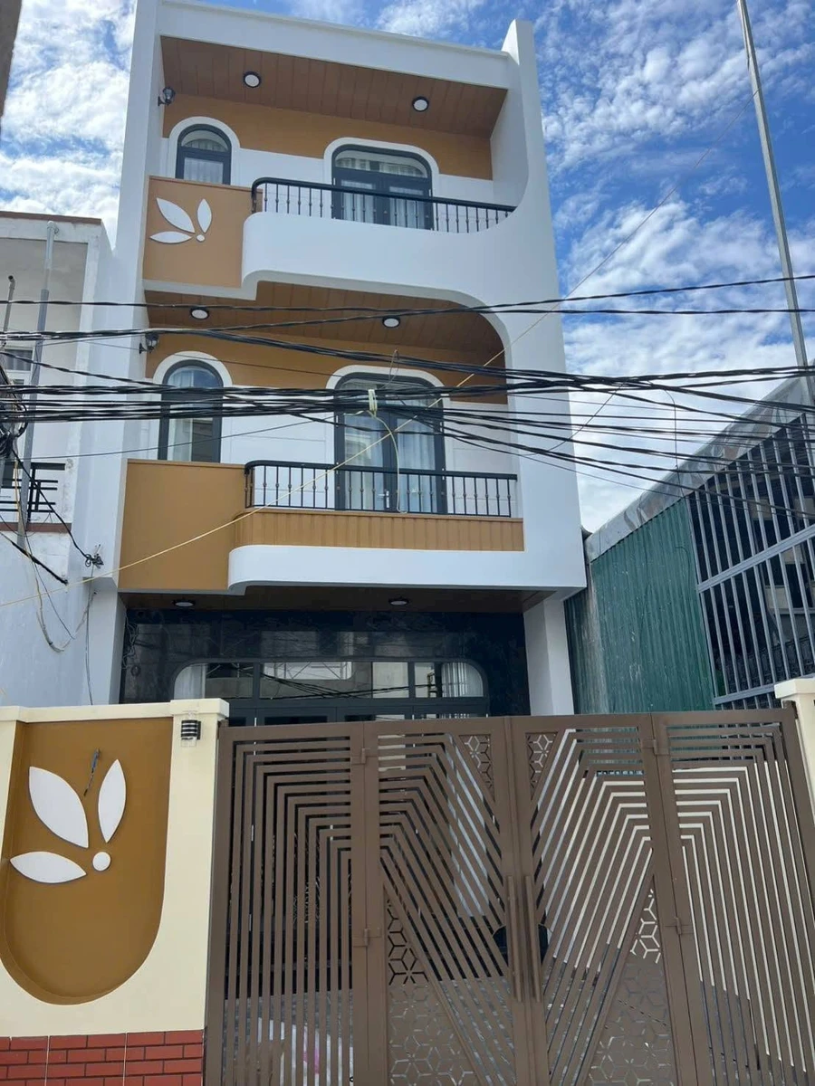Bán nhà 3 tầng 68.6m2 tại Nha Trang, 4 tỷ 250 triệu - Ảnh 1