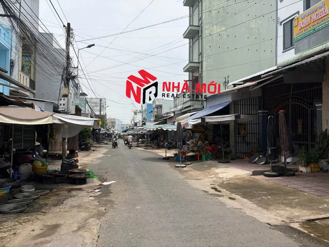 Bán nhà 1 trệt 1 lầu mặt tiền ngang 8m đường Trần Văn Ơn, gần chợ Phường 8, Cà Mau - Ảnh 1